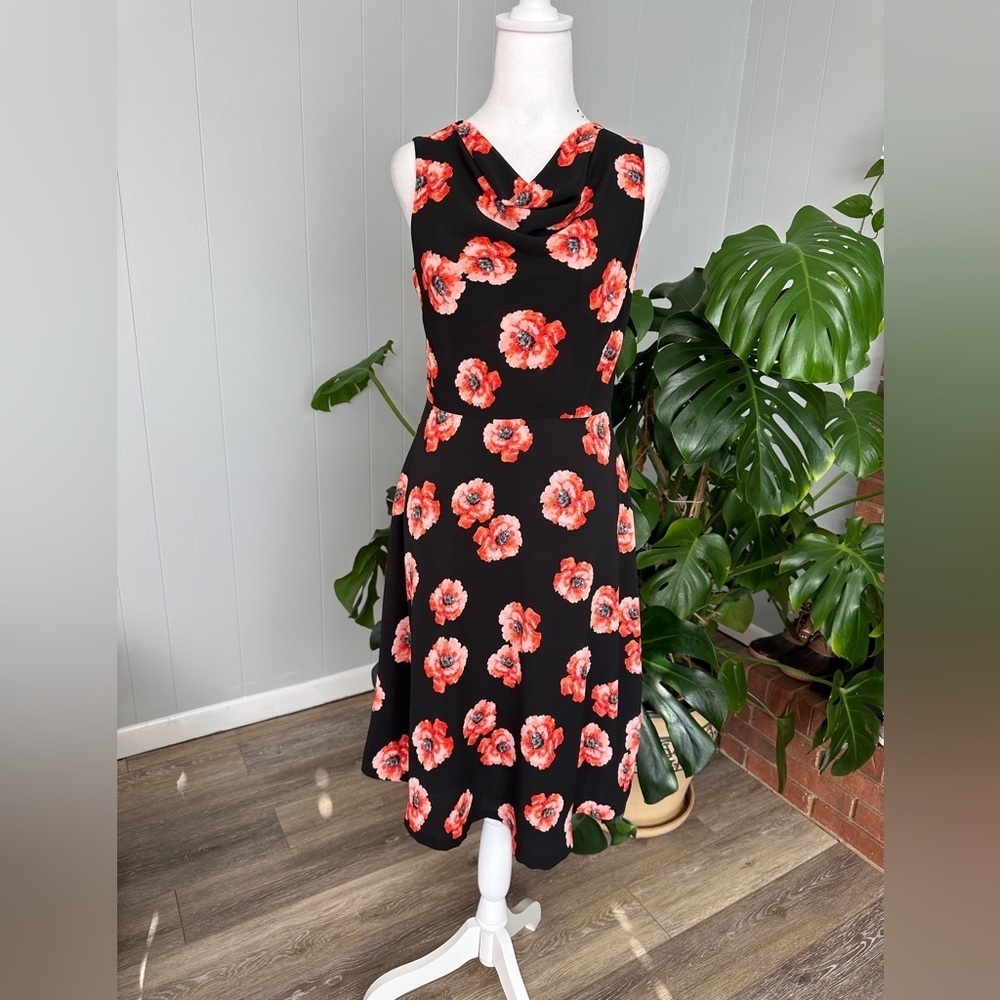 🛍️ Talbots Petite floral dress with line Size 2P